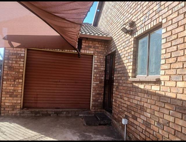 3 BEDROOM HOUSE FOR SALE IN PHILLIP NEL PARK
